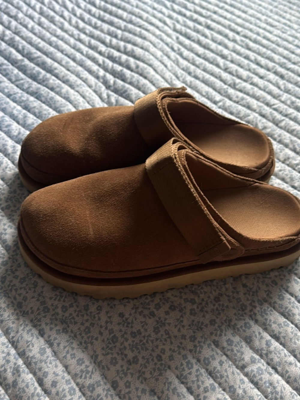 UGG Goldenstar clog